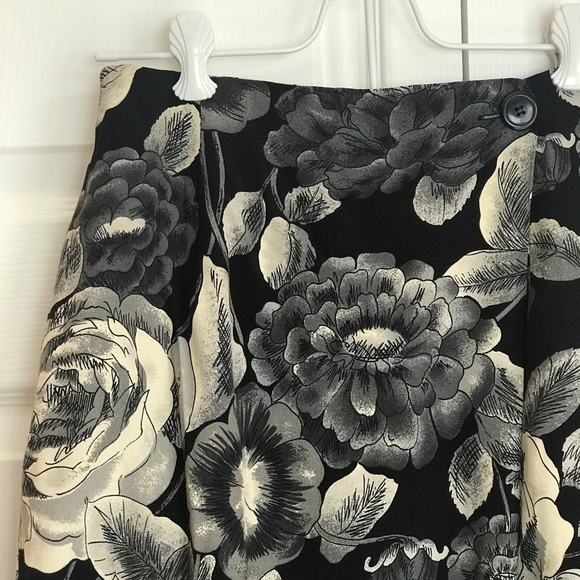 Jones New York Floral Pencil Skirt Size 8P EUC - Picture 6 of 15